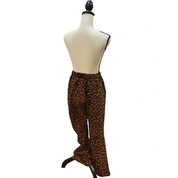 NWOT High Waist Leopard Print Flare Pants - Picture 2 of 2